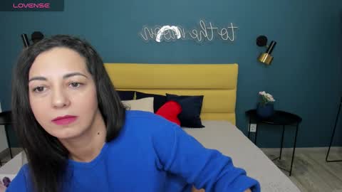 Linda online show from 12-01-25, 01:32