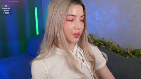 Snapshot of lindathackerr chatting on 06-04-26, 04:18 Linda online show from 06-04-26, 04:18