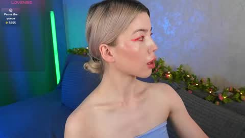 Snapshot of lindathackerr chatting on 06-05-26, 06:52 Linda online show from 06-05-26, 06:52