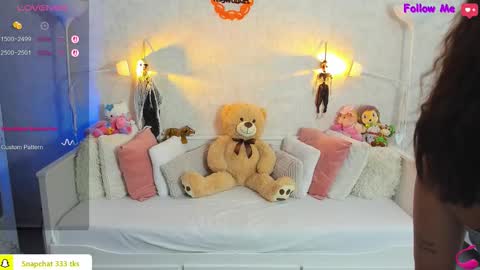 Alexandra online show from 10-18-25, 04:26