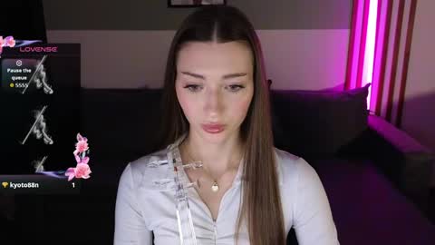Snapshot of lindsey_mey chatting on 04-22-26, 08:21 Lindsey online show from 04-22-26, 08:21