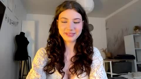 Linda online show from 03-22-26, 01:03