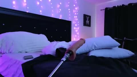 Snapshot of lindseysexii chatting on 01-13-25, 05:12 Lindzay online show from 01-13-25, 05:12