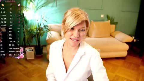 Snapshot of lindsi_luvviv chatting on 01-15-26, 04:33 lindsi_luvviv online show from 01-15-26, 04:33