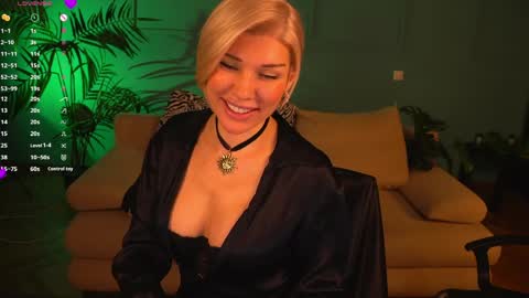 lindsi_luvviv online show from 04-11-26, 04:11