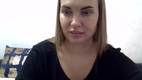 Snapshot of lindsisecret chatting on 03-04-25, 02:42 Anna online show from 03-04-25, 02:42