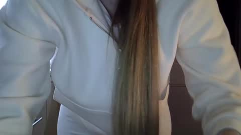 Snapshot of lindsisecret chatting on 10-31-25, 06:20 Anna online show from 10-31-25, 06:20