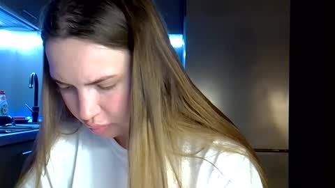 Anna online show from 05-21-26, 07:32