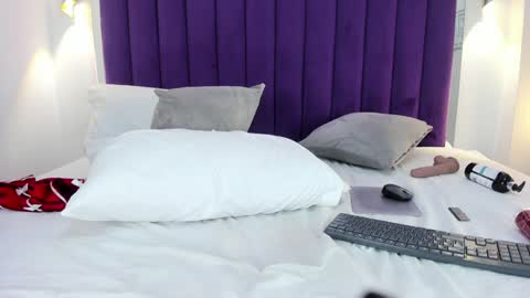 LINDA online show from 12-24-24, 03:16