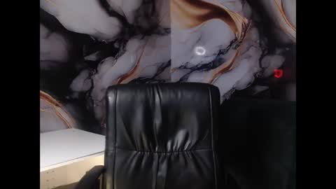 Snapshot of ling_ling24 chatting on 02-21-25, 06:07 ling ling24 online show from 02-21-25, 06:07