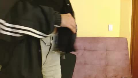 Snapshot of ling_ling24 chatting on 03-08-25, 02:55 ling ling24 online show from 03-08-25, 02:55