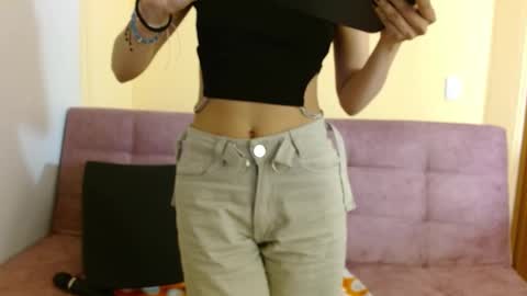 Snapshot of ling_ling24 chatting on 03-08-25, 09:06 ling ling24 online show from 03-08-25, 09:06