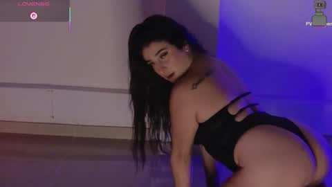 Snapshot of linoshka_1 chatting on 11-29-25, 09:29 Luciana online show from 11-29-25, 09:29