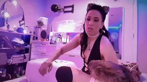 linuxgirlsudosu online show from 02-15-25, 04:01