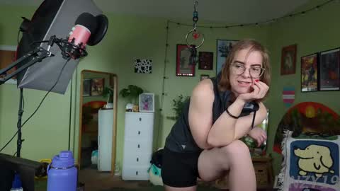 Linzy19 online show from 02-20-25, 08:14