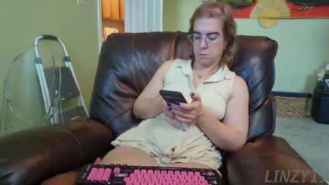 Linzy19 online show from 09-11-25, 01:33