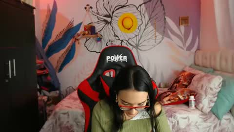 LinzyBaner online show from 01-05-25, 11:12