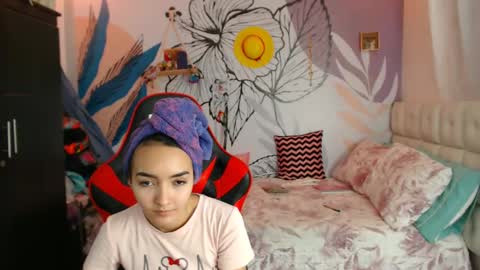 LinzyBaner online show from 01-23-25, 12:57