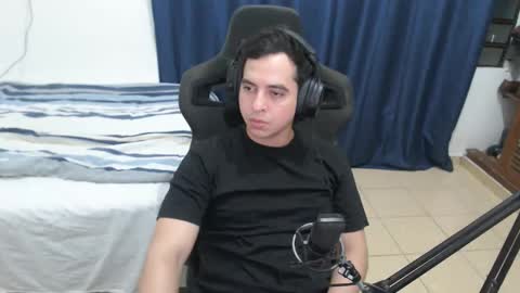 Snapshot of lionblake chatting on 04-09-26, 09:04 lionblake online show from 04-09-26, 09:04