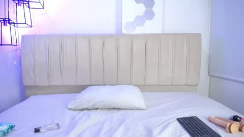 Snapshot of liora_rayne chatting on 11-22-25, 05:12 liora_rayne online show from 11-22-25, 05:12