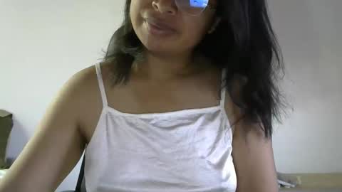 liora online show from 04-27-26, 03:26