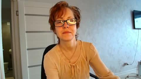 Snapshot of lioraweiss chatting on 05-01-26, 01:05 Liora Weiss online show from 05-01-26, 01:05