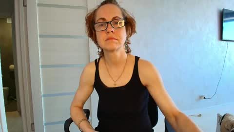 Snapshot of lioraweiss chatting on 05-07-26, 08:52 Liora Weiss online show from 05-07-26, 08:52