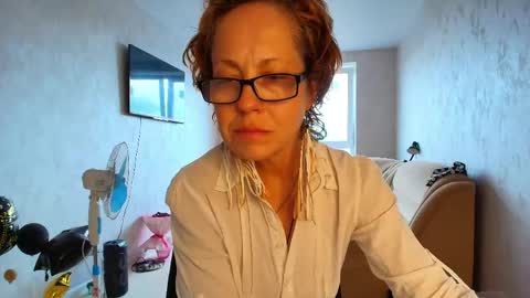 Snapshot of lioraweiss chatting on 05-27-26, 09:17 Liora Weiss online show from 05-27-26, 09:17