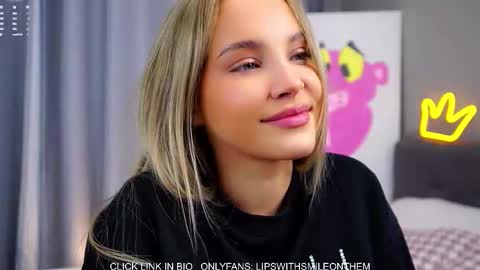 Amelia online show from 10-29-25, 01:08