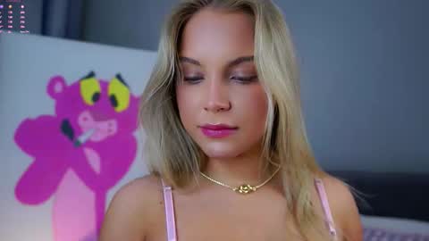 Amelia online show from 11-29-25, 01:08