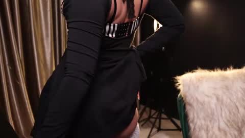 Snapshot of lireesa chatting on 01-13-25, 04:50 Lire online show from 01-13-25, 04:50