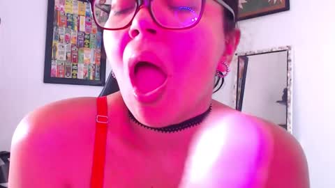 Lisa3 online show from 10-25-25, 01:51