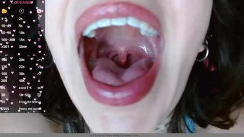 Lisa online show from 01-08-25, 01:32