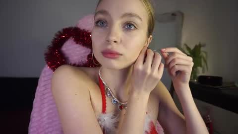 Lisa online show from 12-27-24, 12:45