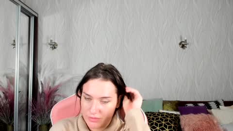 Snapshot of lisa_elfy chatting on 01-06-25, 10:05 lisa_elfy online show from 01-06-25, 10:05