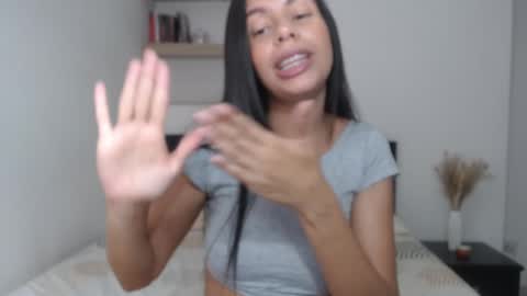 Snapshot of lisa_g07 chatting on 02-06-25, 02:48 Lisa Santos online show from 02-06-25, 02:48