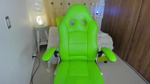 Lisa  online show from 12-27-24, 12:45