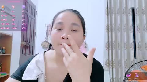 lisa_hanw online show from 05-10-26, 08:30