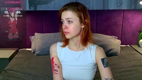 Snapshot of lisa_lisandia chatting on 09-19-25, 05:53 your new Girl  online show from 09-19-25, 05:53
