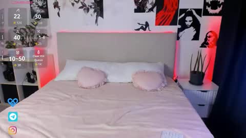 lisa_moons online show from 10-09-25, 03:21