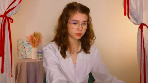 Snapshot of lisa_roses chatting on 01-10-25, 02:46 Lisa online show from 01-10-25, 02:46