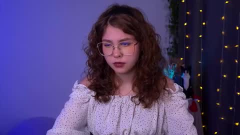 Snapshot of lisa_roses chatting on 11-11-25, 07:47 Lisa online show from 11-11-25, 07:47