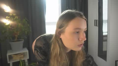 Snapshot of lisa_schiele chatting on 09-20-25, 05:08 Elisabeth or Lisa online show from 09-20-25, 05:08