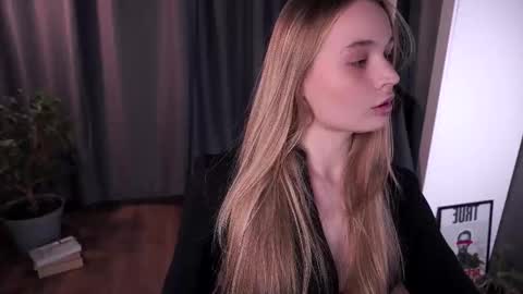 Snapshot of lisa_schiele chatting on 11-02-25, 08:44 Elisabeth or Lisa online show from 11-02-25, 08:44