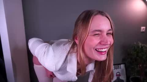 Snapshot of lisa_schiele chatting on 11-29-25, 08:34 Elisabeth or Lisa online show from 11-29-25, 08:34