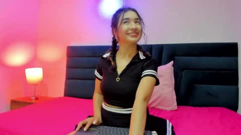 lisa white  online show from 04-24-26, 08:22