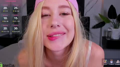 Snapshot of lisafoxy_ chatting on 10-02-25, 01:34 Lisa online show from 10-02-25, 01:34