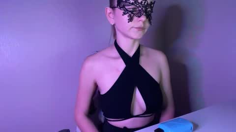 Lisa online show from 09-13-25, 04:40