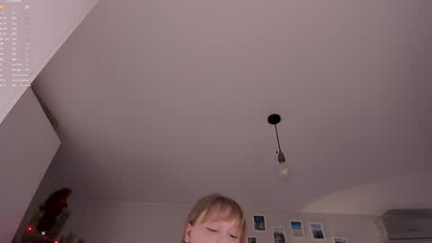 -Lisa- Help me to reach 100 thumbs up3 online show from 01-04-25, 02:25