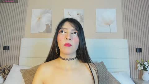 Snapshot of lisalain chatting on 05-19-26, 12:00 lisa online show from 05-19-26, 12:00
